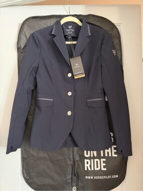 Horse Pilot Women’s Navy Show Jacket NWT